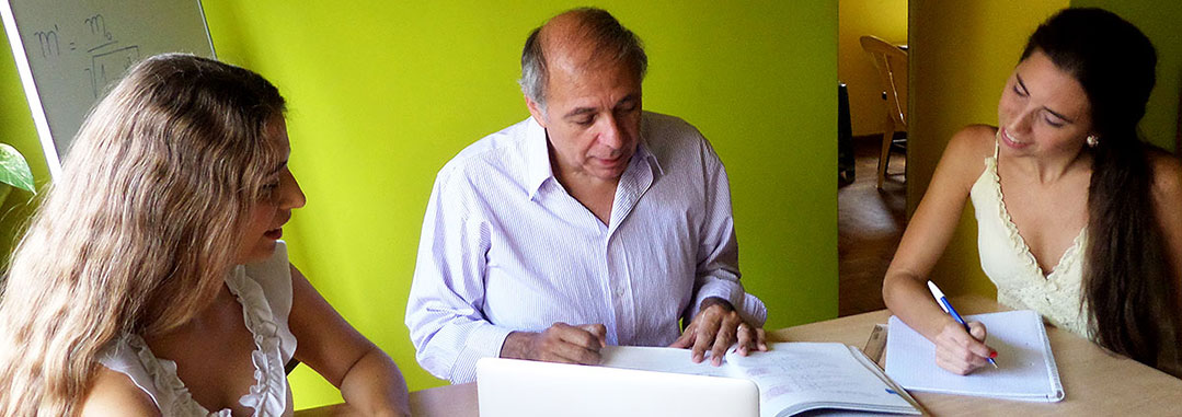 El equipo de VictorClass trabajando.